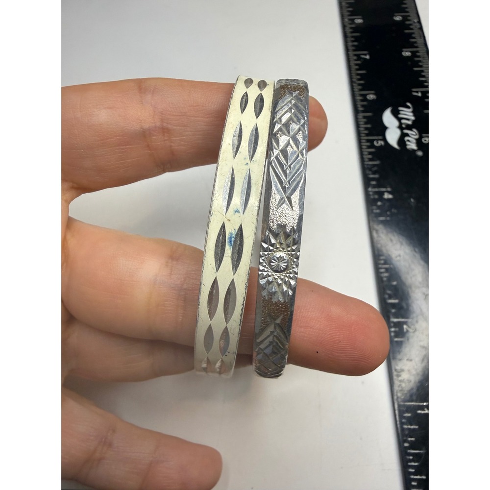 Vintage Etched Metal Bangle Bracelet Set Cream Enamel Diamond Cut Silver Tone